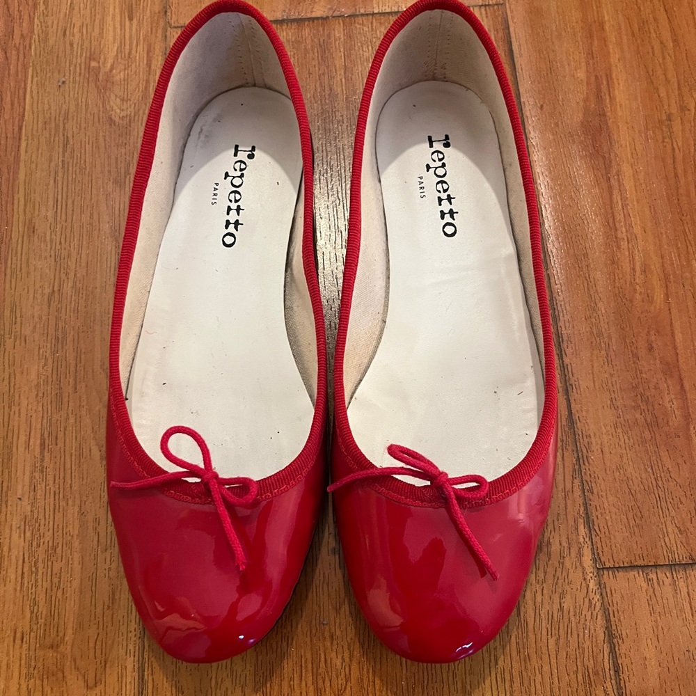 Repetto Women's Red Ballerines Cendrillon Size 36
100% Authentic
